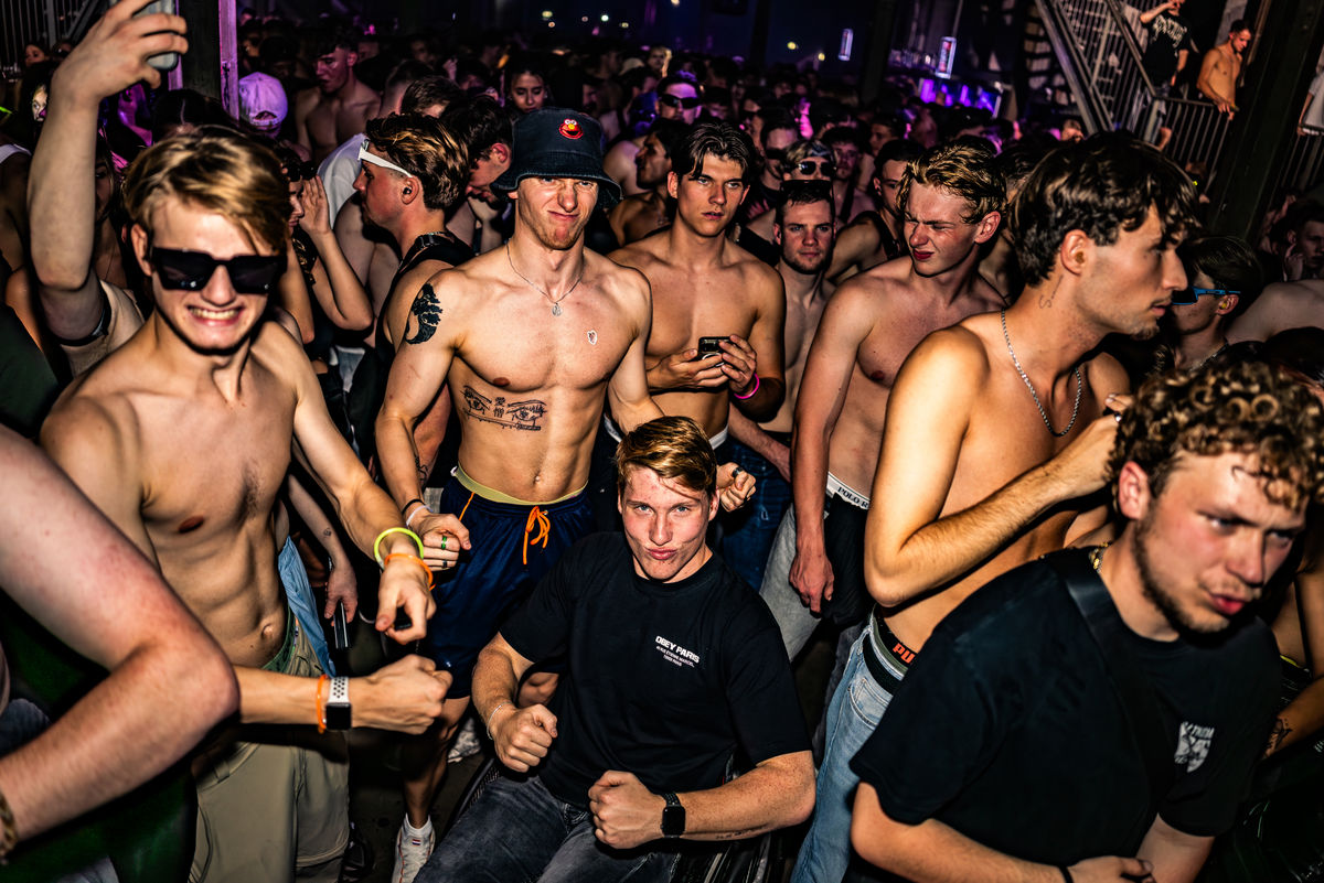 Loading... just a sec